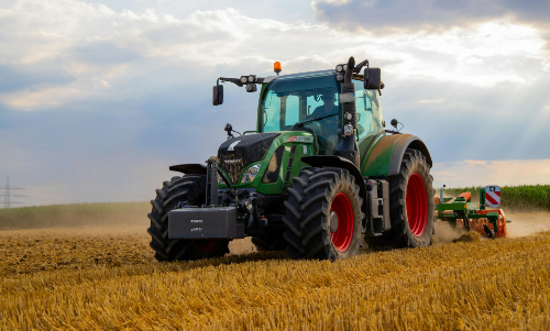 Agricultural vehicle condenser